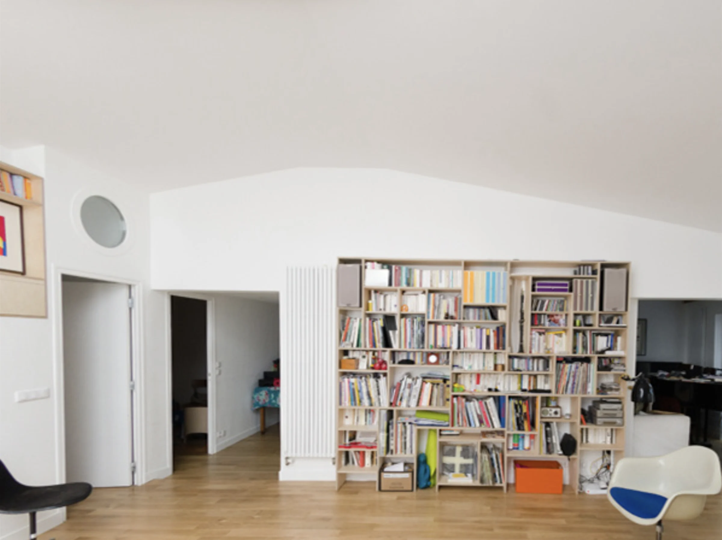 Appartement lumineux en bois clair dans le Marais · 02