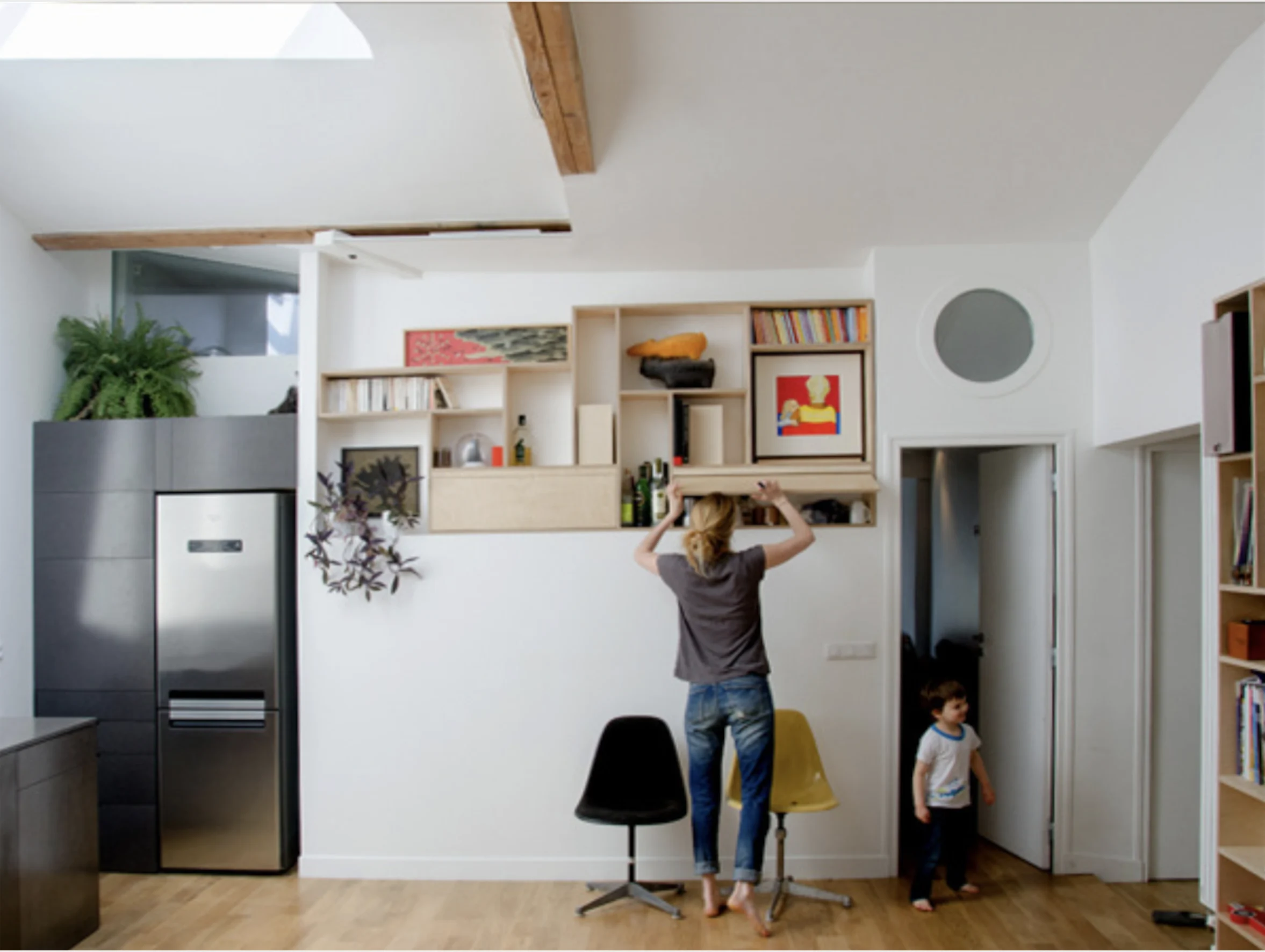 Appartement lumineux en bois clair dans le Marais · 03
