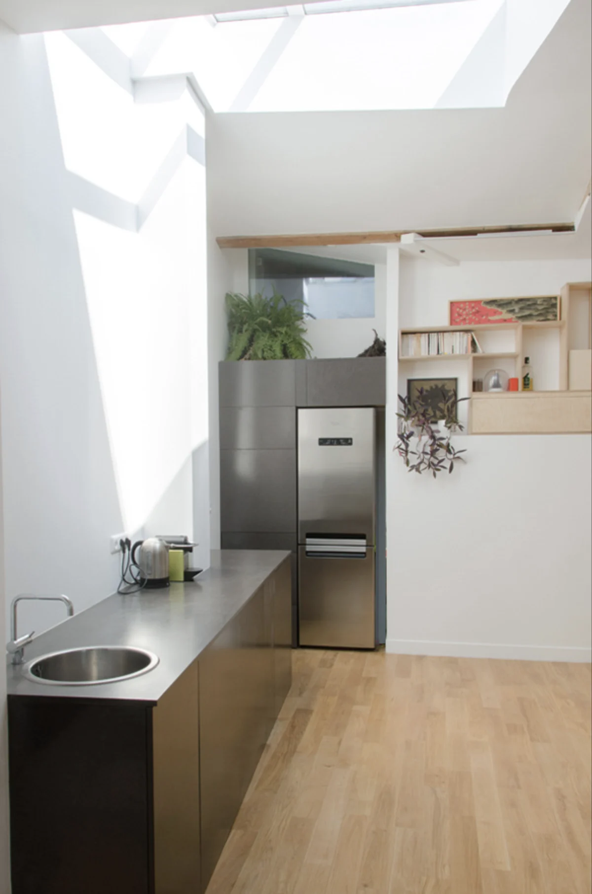 Appartement lumineux en bois clair dans le Marais · 04