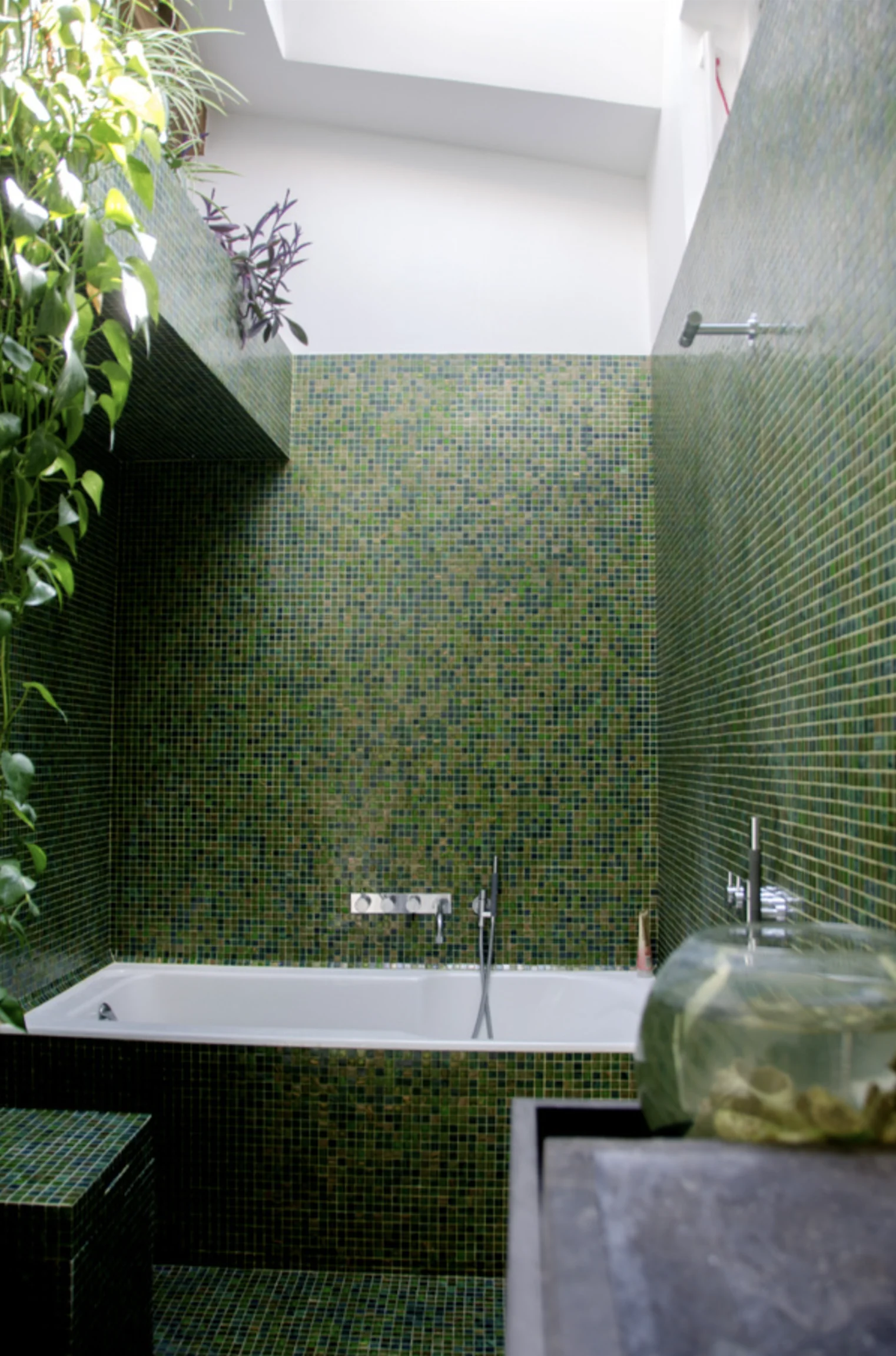 Appartement lumineux en bois clair dans le Marais · 05