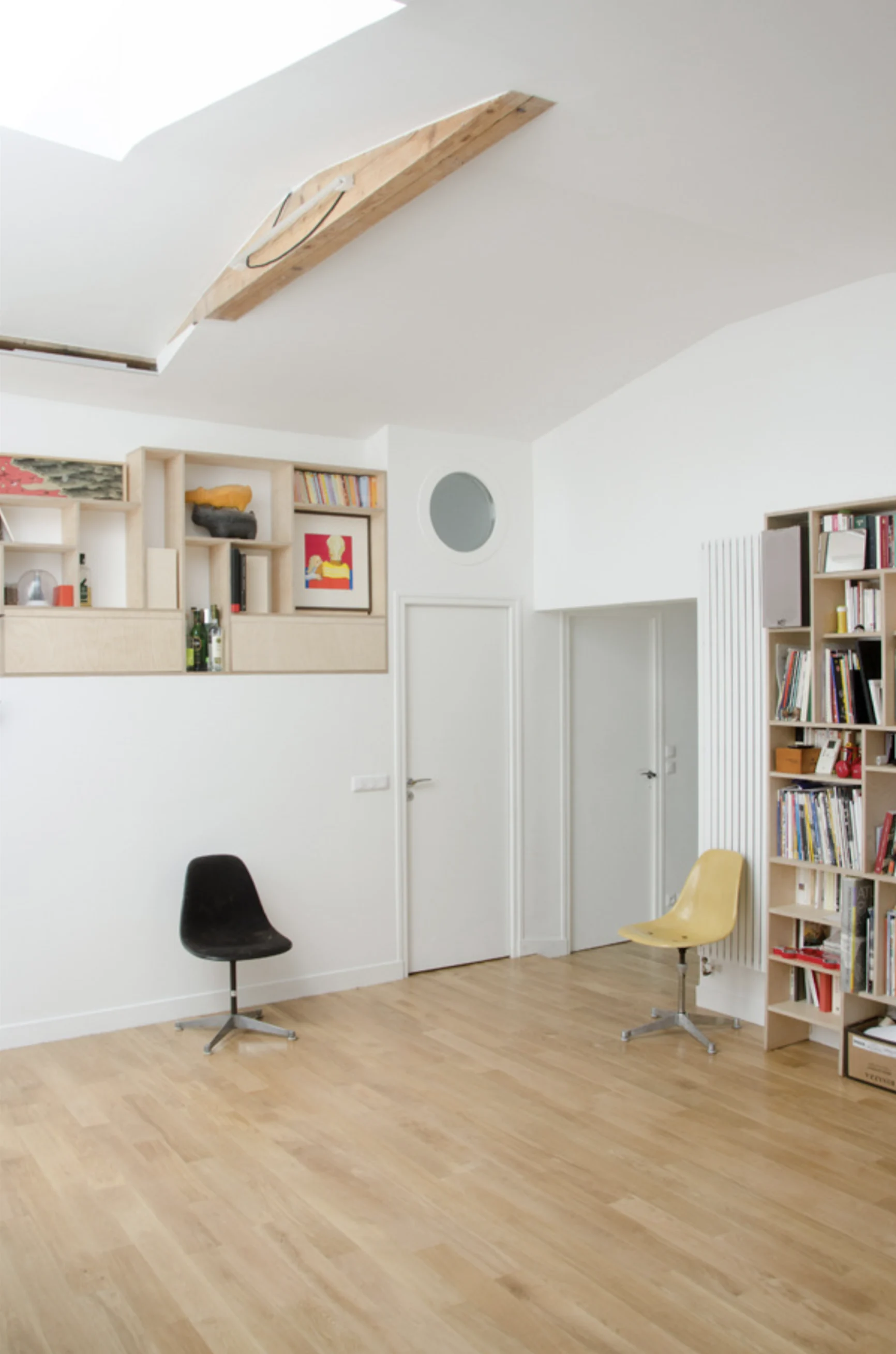 Appartement lumineux en bois clair dans le Marais · 06