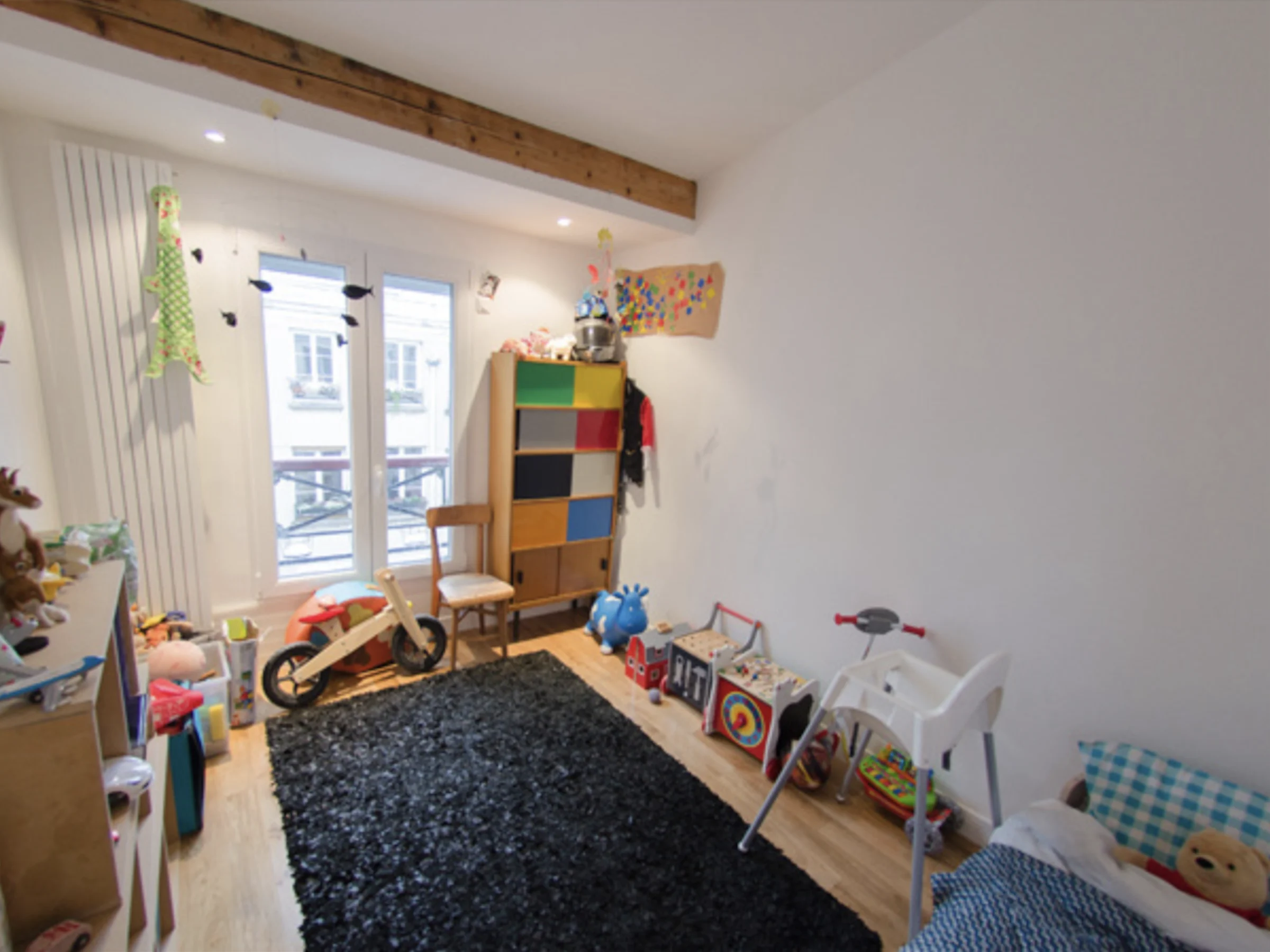 Appartement lumineux en bois clair dans le Marais · 09