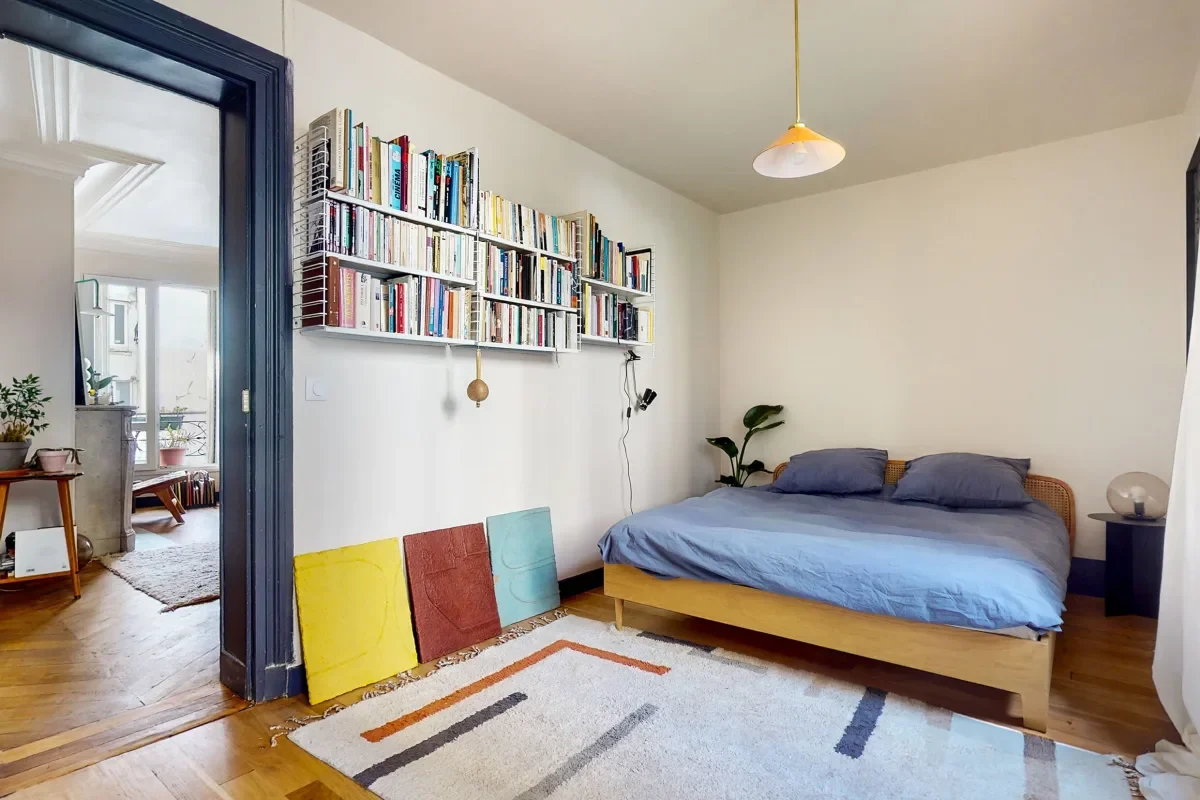 Appartement Étienne Dolet mêlant éléments classiques et couleur · 03